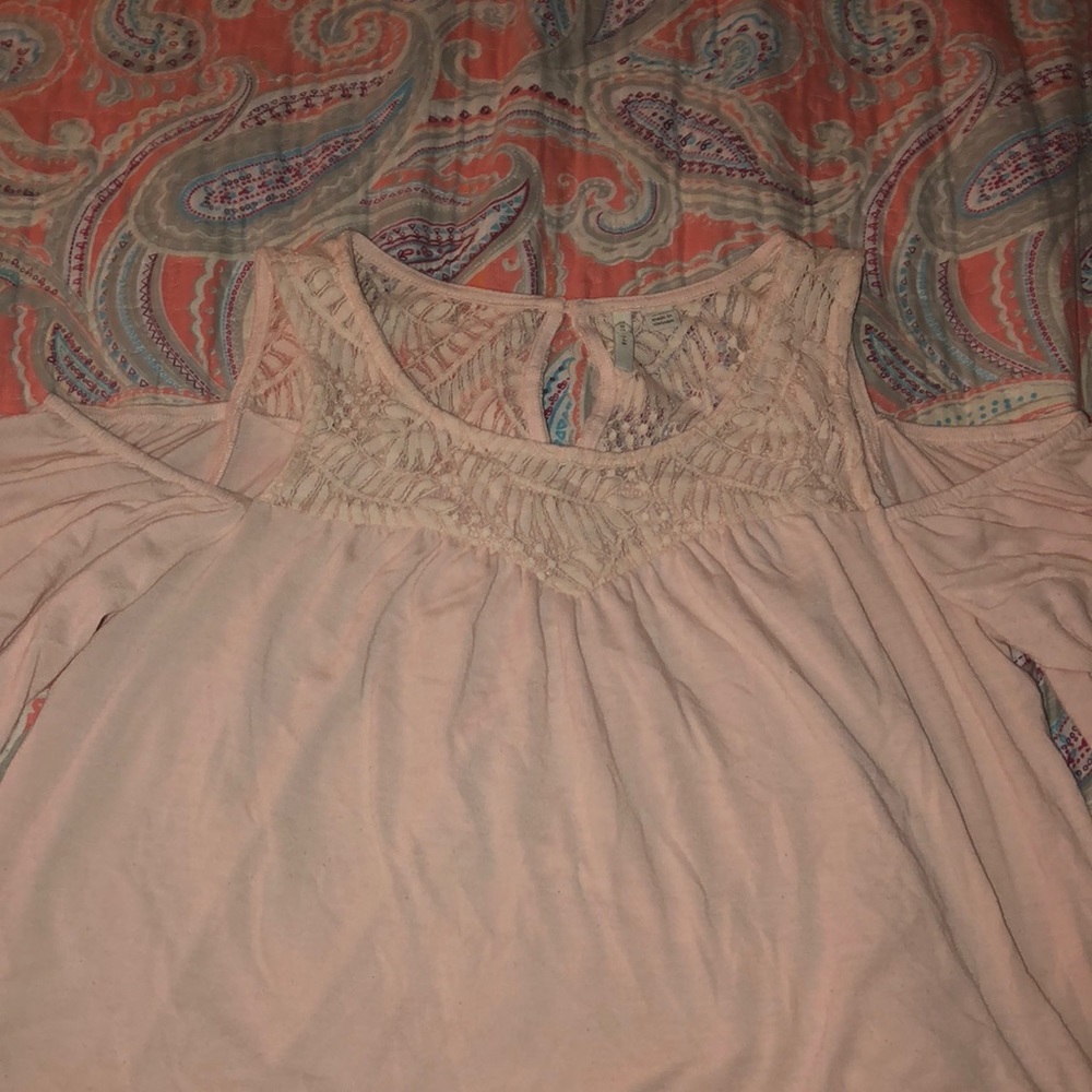 open shoulder tee